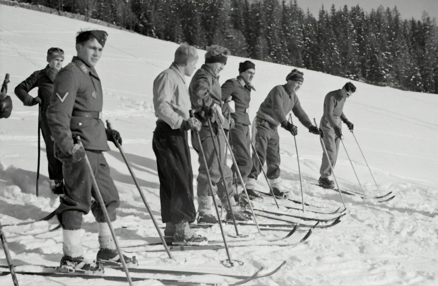 tenues et vêtements de ski historiques